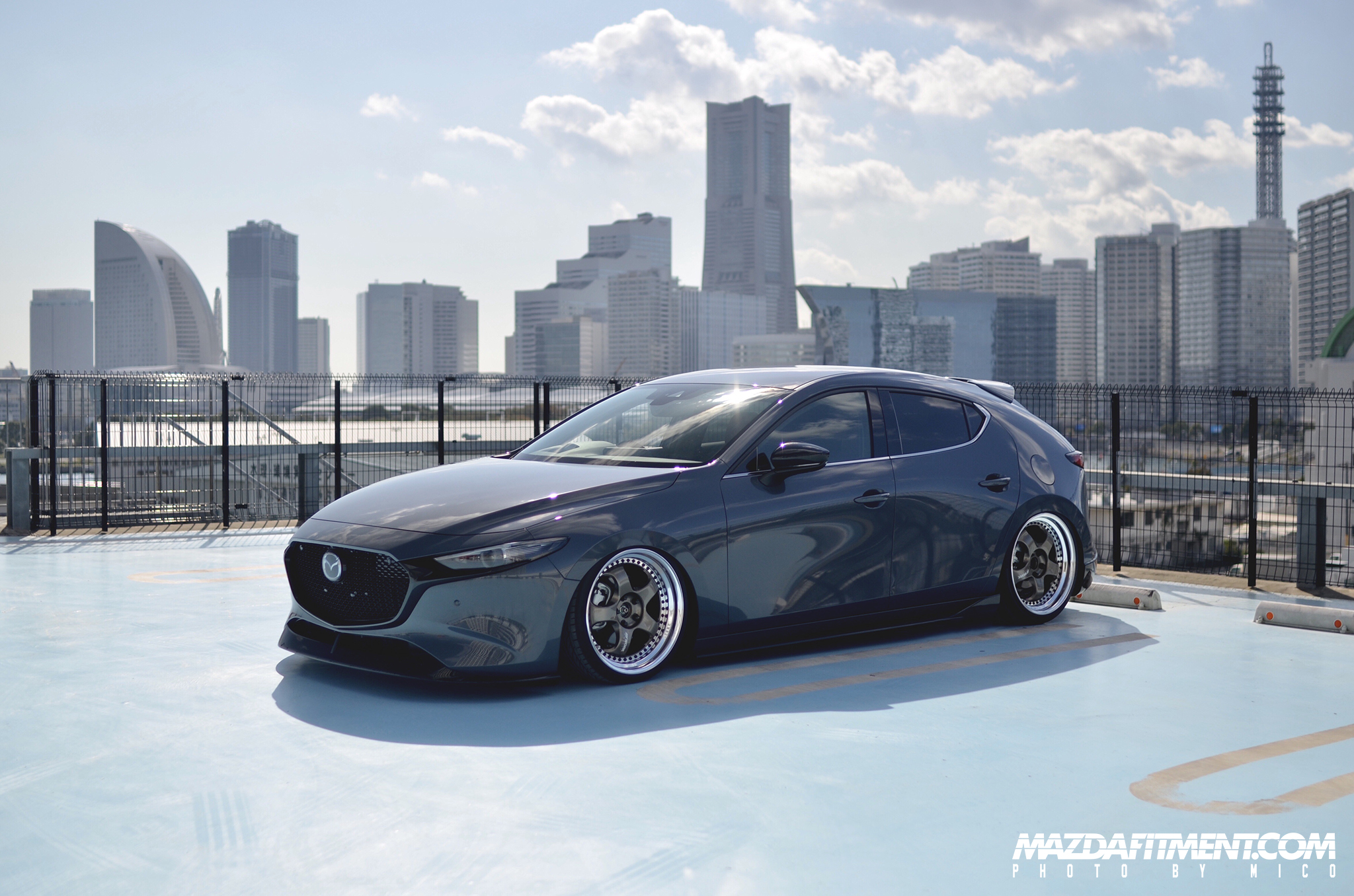 lowered mazda 3 hatch