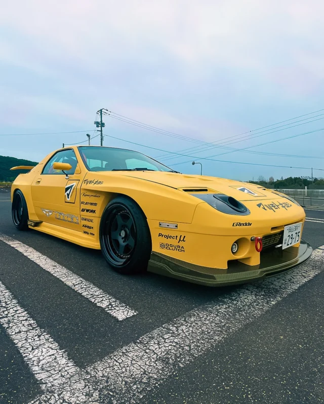 🌙 Born of midnight oil and dreams louder than engines...
👤📷: @fc3s_gt3 
.
.
.
#mazdafitment #mazda #fitment #mazdarx7 #fcrx7 #fc3s #rx7 #rotary #13b #slammed #stance #lowstyle #airrex #workwheels #tamondesign #reamemiya #greddy #racingpadockmiyoshi #jdm #cars #automotive #freshestmazdasintheworld